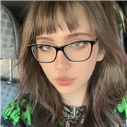 Englisch Tutor aller Altersgruppen. Junge hilfsbereite Studentin. Remote